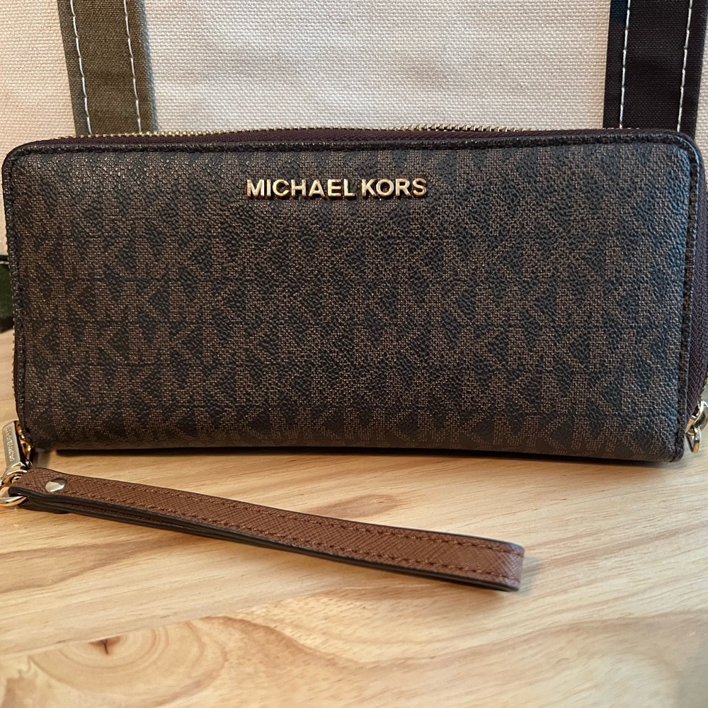 Michael Kors wallet